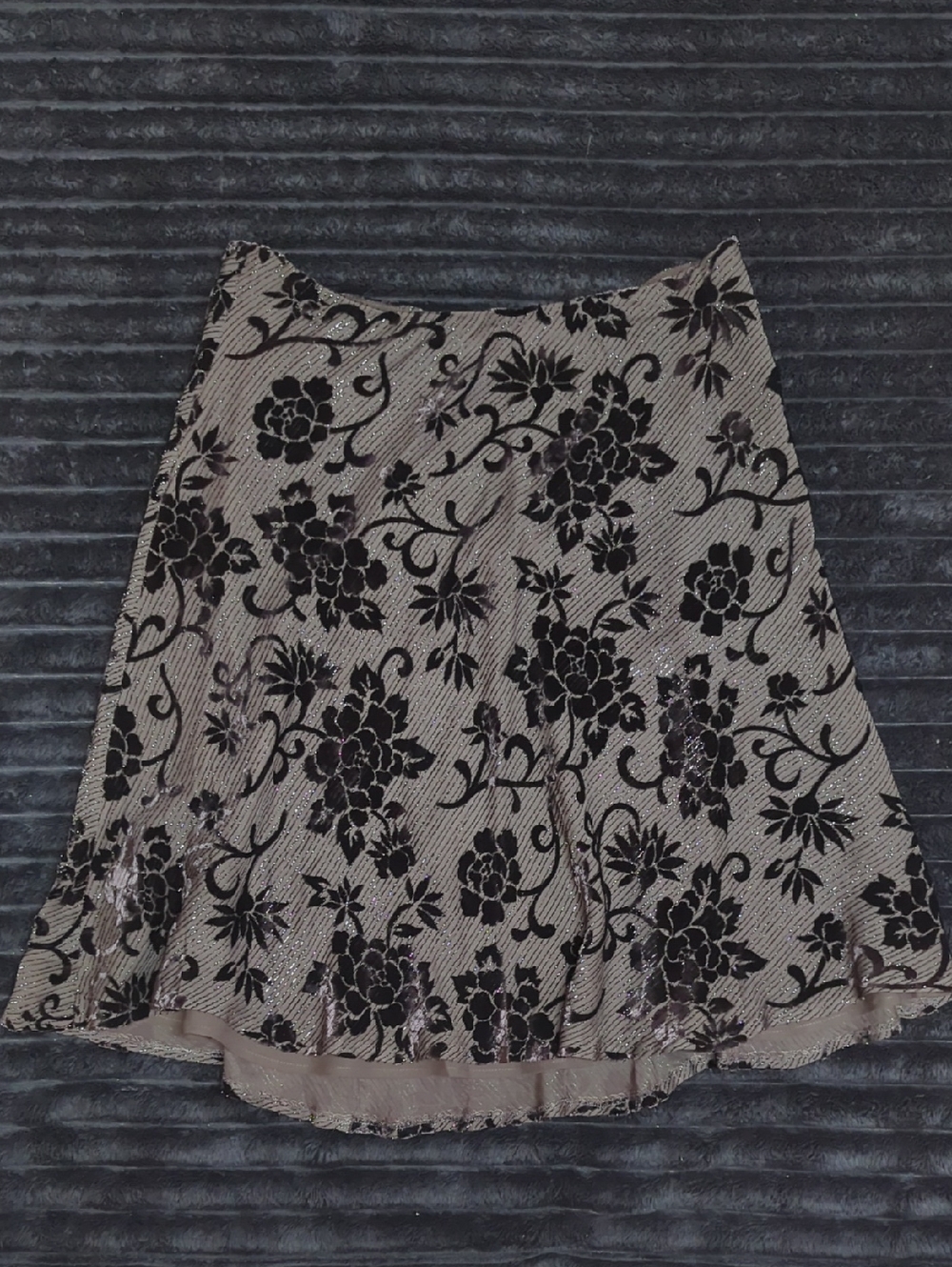 Floral Lace-Overlay Velvet Skirt in Taupe and Black